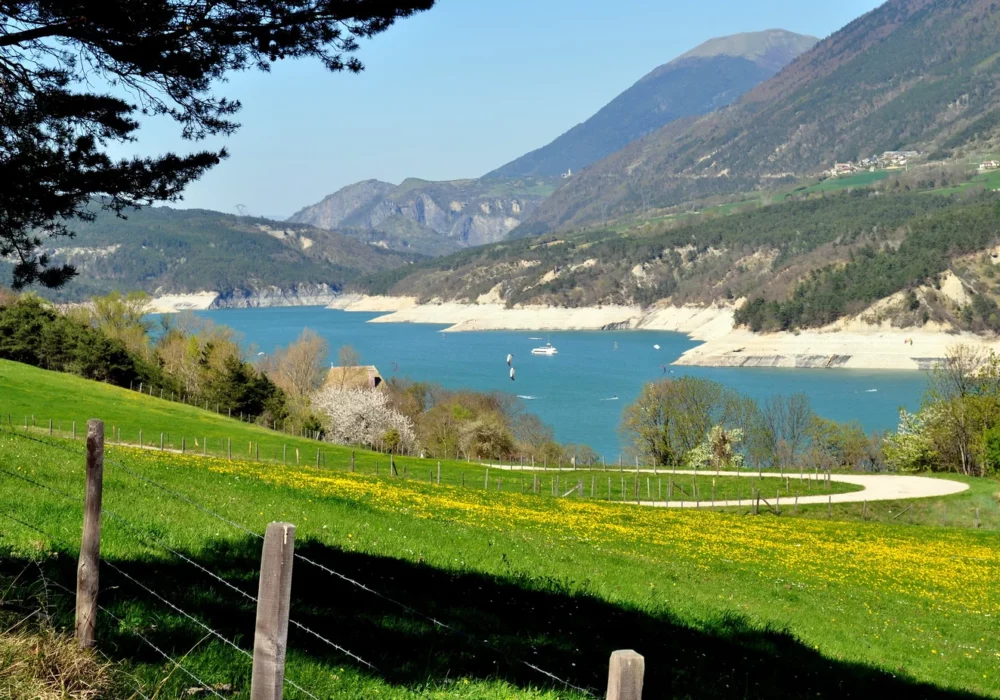 Découvrez Les Merveilles Autour Du Lac De Monteynard